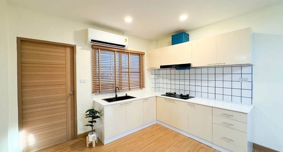 For rent 3 bedrooms house in San Sai, Chiang Mai