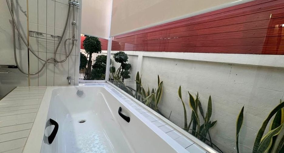 For rent 3 bedrooms house in San Sai, Chiang Mai