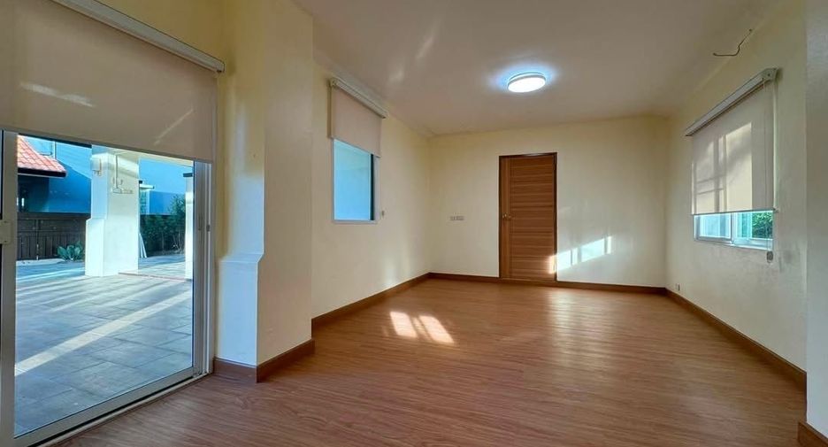 For rent 3 bedrooms house in San Sai, Chiang Mai