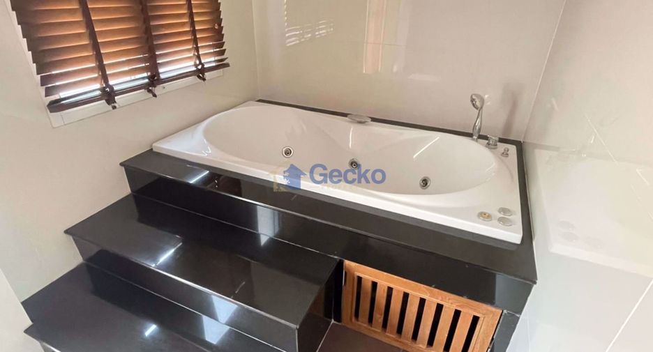 For rent 5 bedrooms house in Bang Lamung, Chonburi