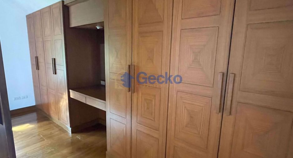 For rent 5 bedrooms house in Bang Lamung, Chonburi
