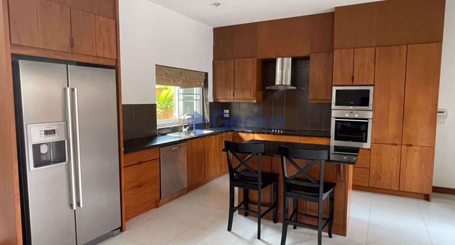 For rent 5 bedrooms house in Bang Lamung, Chonburi