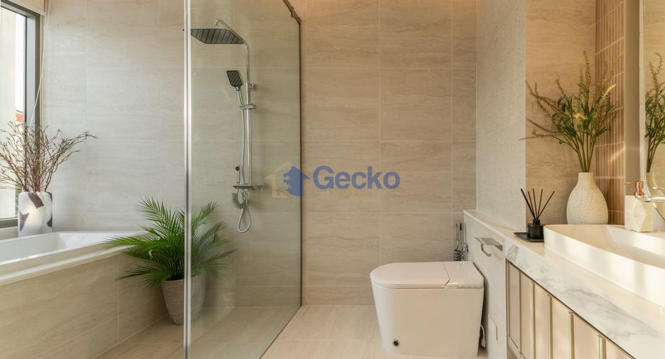 For sale 2 bedrooms condo in Jomtien, Pattaya