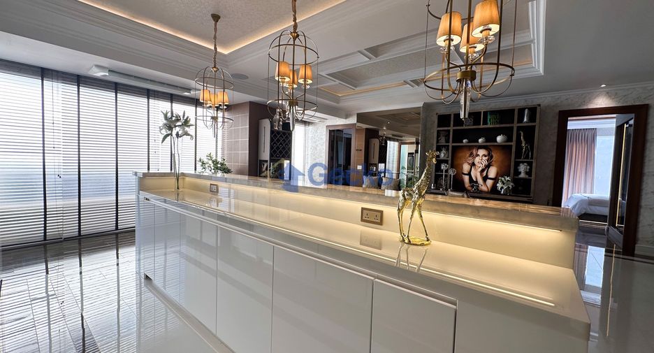 For sale 3 bedrooms condo in Bang Lamung, Chonburi