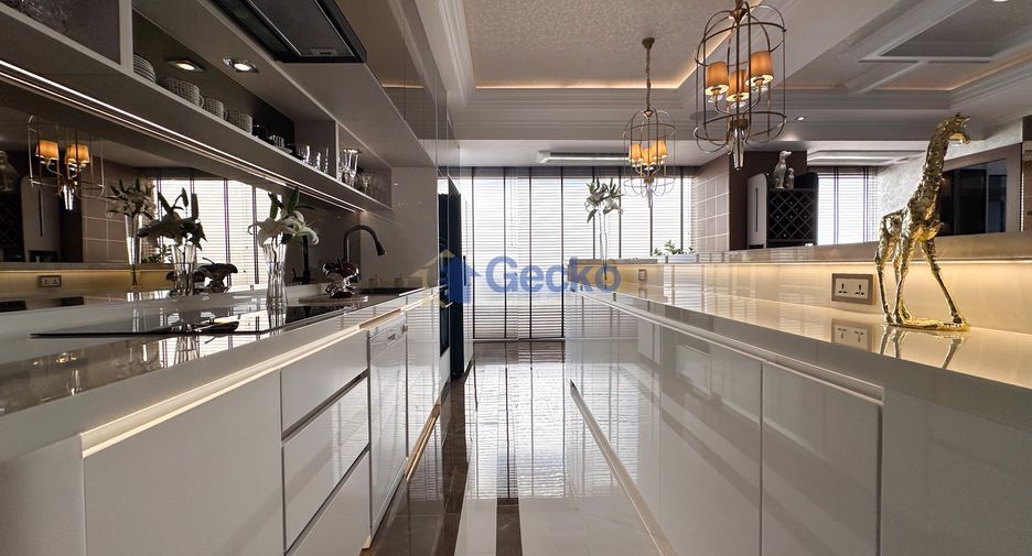 For sale 3 bedrooms condo in Bang Lamung, Chonburi