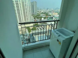 Wohnung zur Miete mit Studio in Khlong Toei, Bangkok