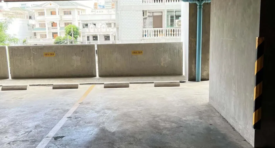 For sale 3 bedrooms condo in Bang Phlat, Bangkok