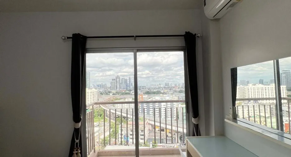 For sale 3 bedrooms condo in Bang Phlat, Bangkok