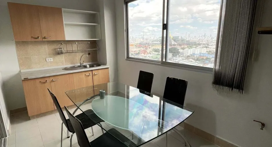 For sale 3 bedrooms condo in Bang Phlat, Bangkok
