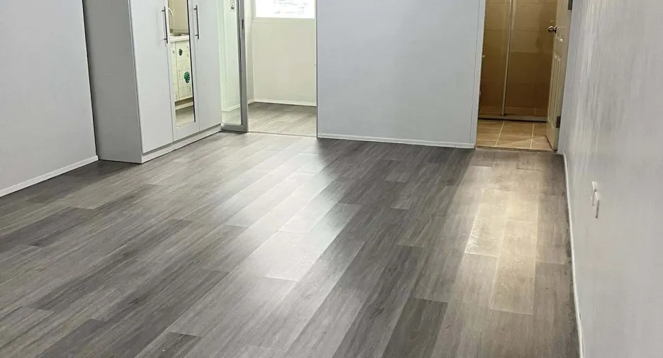 For sale 3 bedrooms condo in Bang Phlat, Bangkok