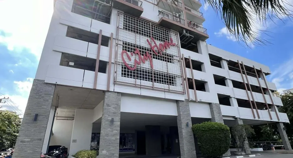 For sale 3 bedrooms condo in Bang Phlat, Bangkok