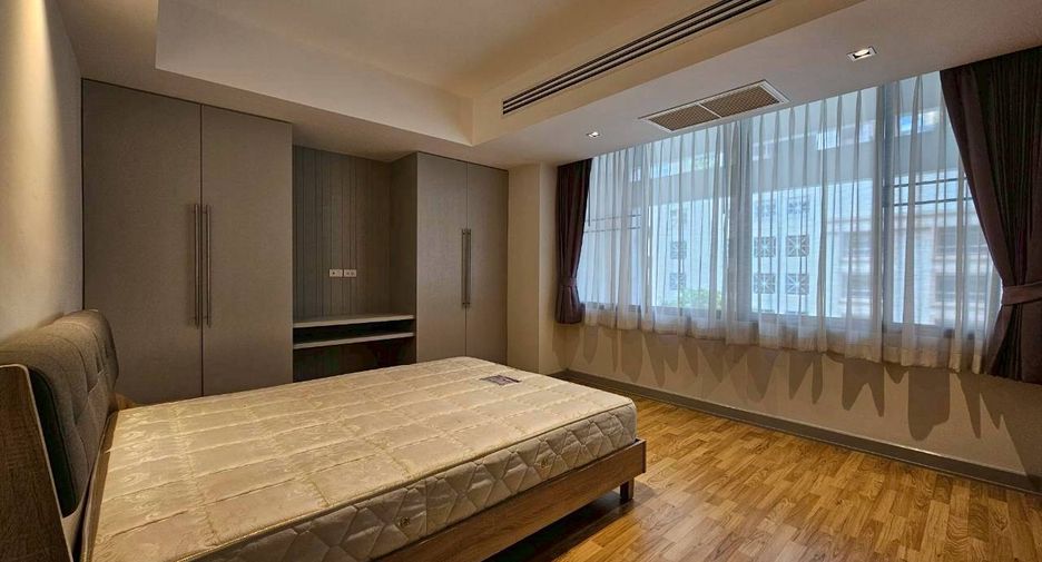 For rent 3 bedrooms condo in Watthana, Bangkok