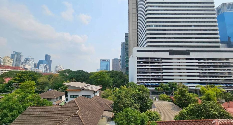 For rent 3 bedrooms condo in Watthana, Bangkok