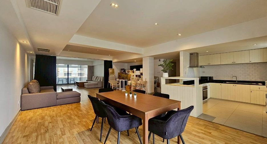 For rent 3 bedrooms condo in Watthana, Bangkok