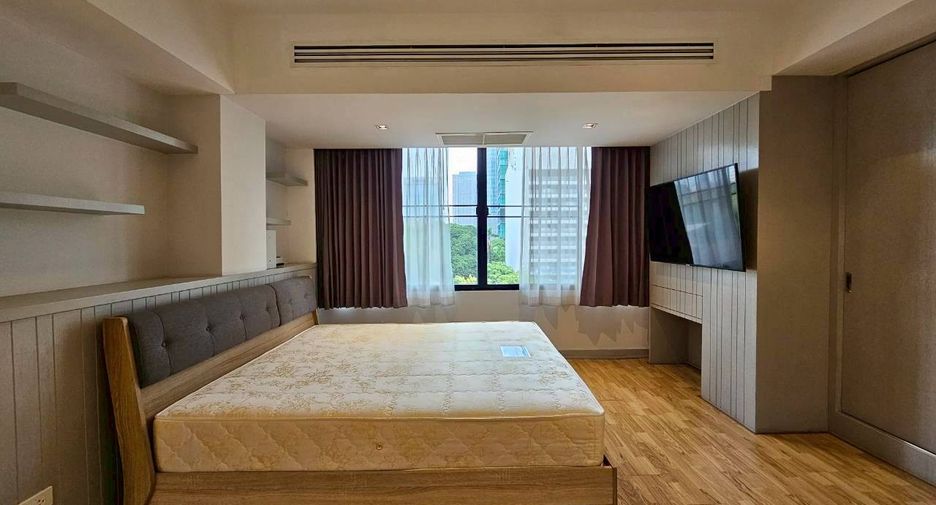 For rent 3 bedrooms condo in Watthana, Bangkok