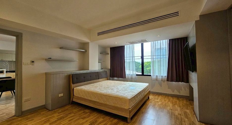 For rent 3 bedrooms condo in Watthana, Bangkok