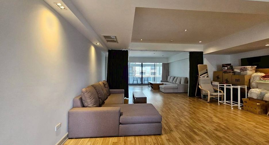 For rent 3 bedrooms condo in Watthana, Bangkok