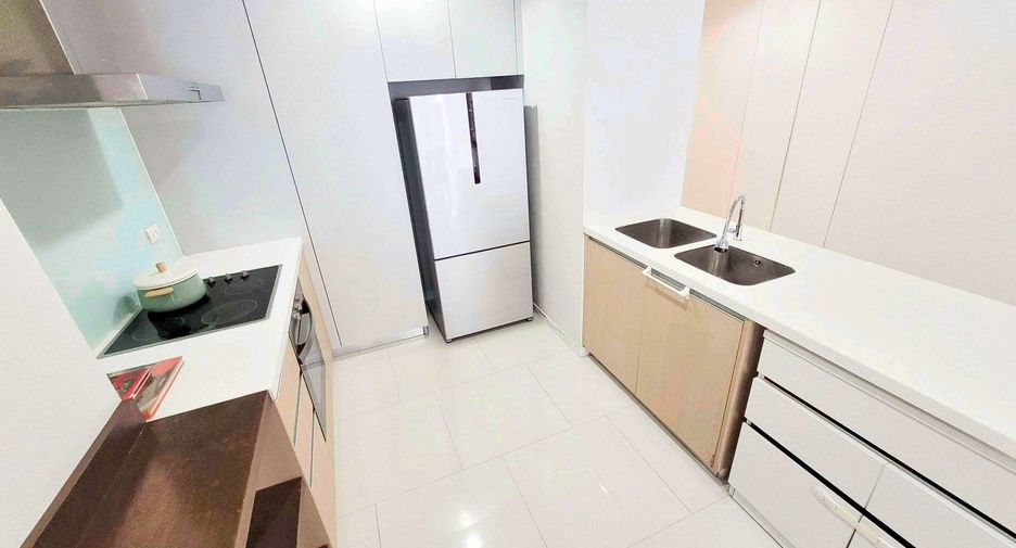 Condo en alquiler de 3 habitaciones en Khlong Toei, Bangkok