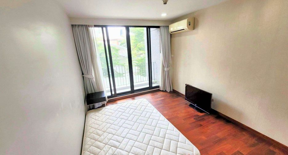 Condo en alquiler de 3 habitaciones en Khlong Toei, Bangkok
