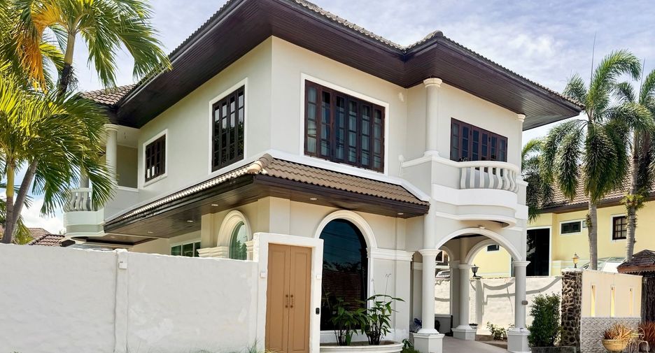 À louer 3 chambres villa à Mueang Phuket, Phuket