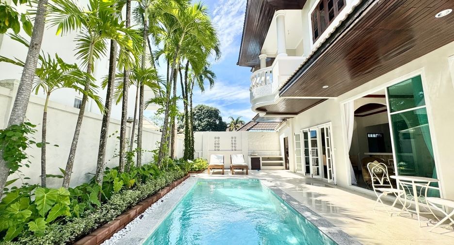 À louer 3 chambres villa à Mueang Phuket, Phuket
