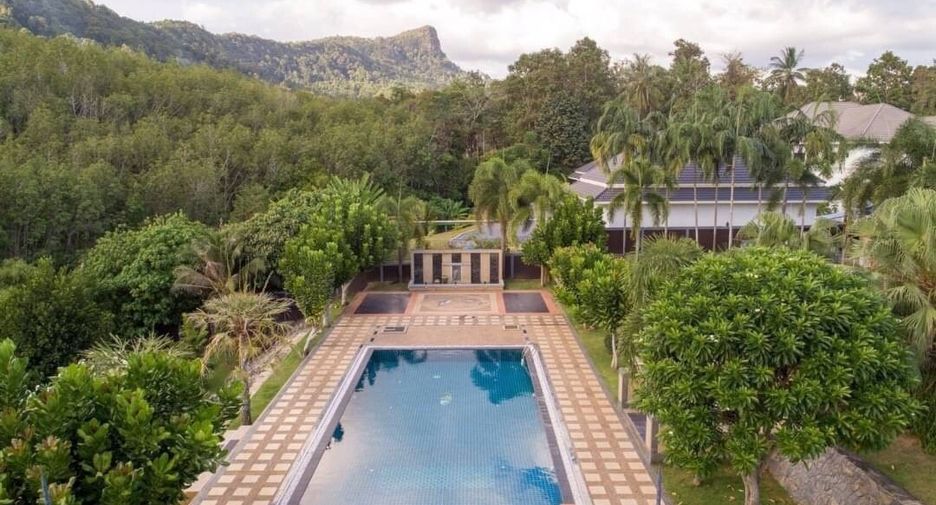 Villa en venta y en alquiler de 5 habitaciones en Mueang Krabi, Krabi