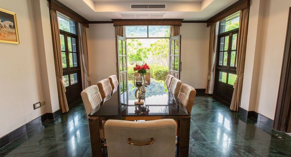 Villa en venta y en alquiler de 5 habitaciones en Mueang Krabi, Krabi