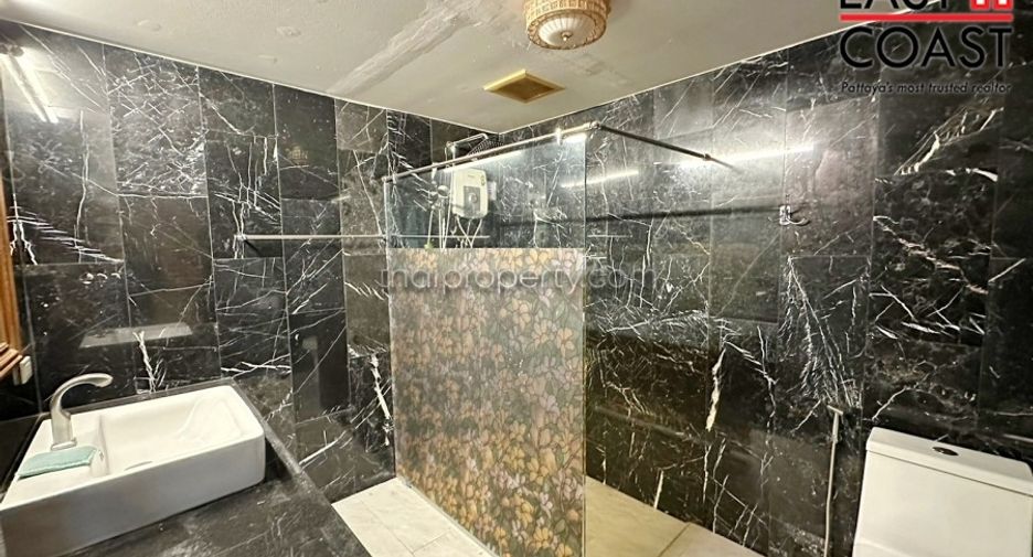 For sale 3 bedrooms condo in Bang Lamung, Chonburi