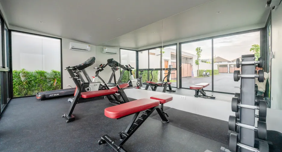 For rent 4 bedrooms villa in Mueang Phuket, Phuket