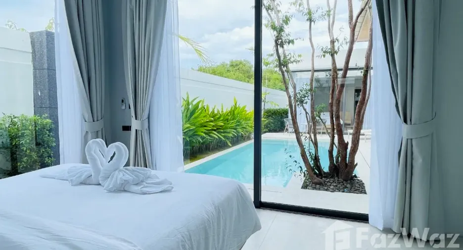 For rent 4 bedrooms villa in Mueang Phuket, Phuket