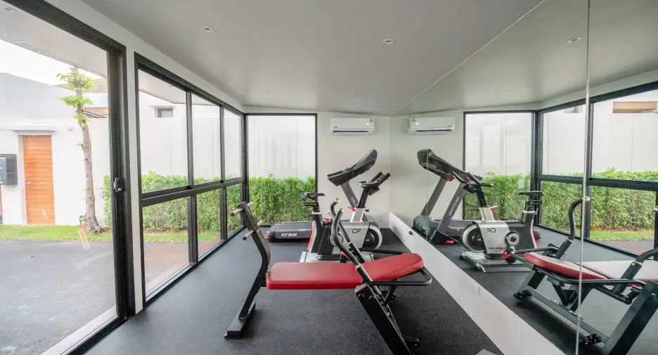 For rent 4 bedrooms villa in Mueang Phuket, Phuket