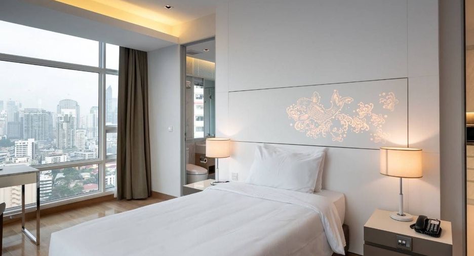 For rent 3 bedrooms condo in Watthana, Bangkok