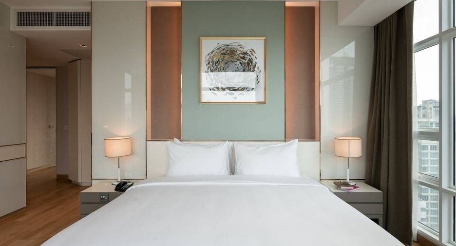 For rent 3 bedrooms condo in Watthana, Bangkok