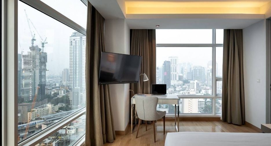 For rent 3 bedrooms condo in Watthana, Bangkok