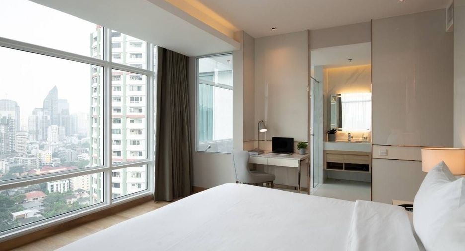 For rent 3 bedrooms condo in Watthana, Bangkok