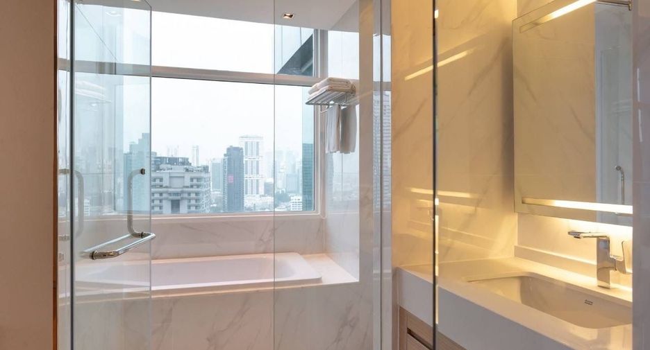 For rent 3 bedrooms condo in Watthana, Bangkok