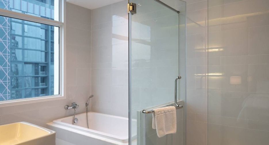 For rent 3 bedrooms condo in Watthana, Bangkok
