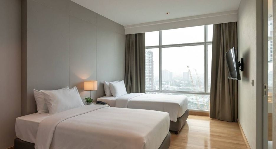 For rent 3 bedrooms condo in Watthana, Bangkok