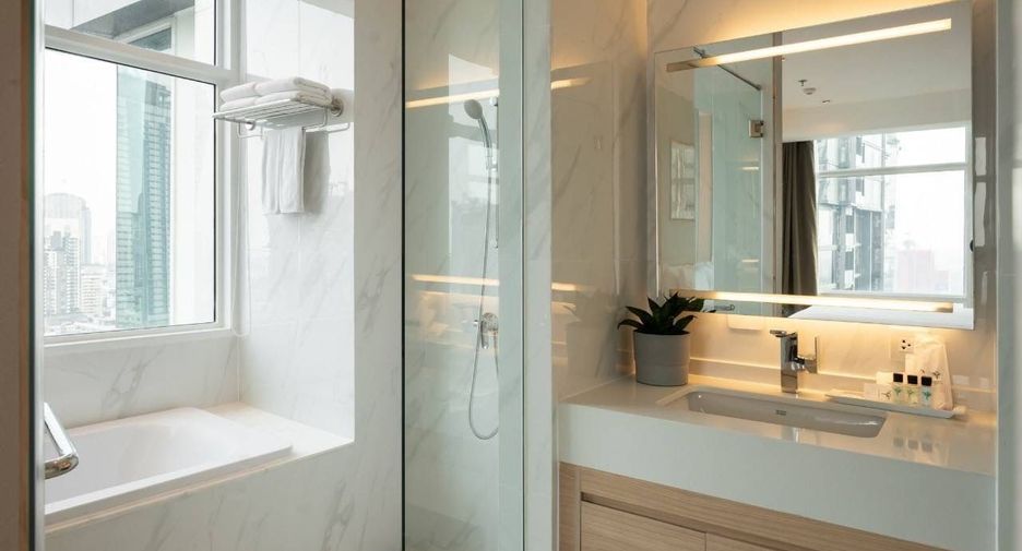 For rent 3 bedrooms condo in Watthana, Bangkok