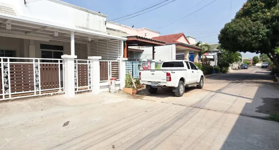 Reihenhaus zum Kauf mit 2 Zimmer in Bang Lamung, Chonburi