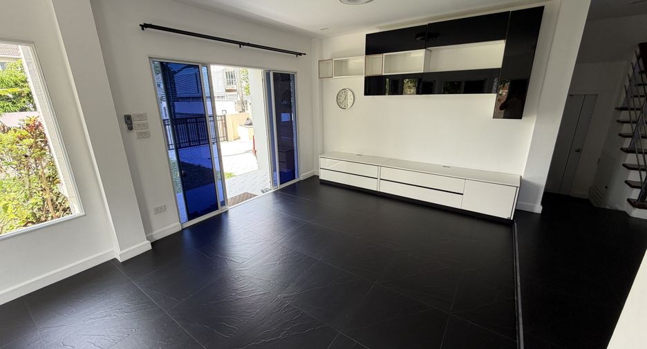 For sale and for rent 3 bedrooms house in San Sai, Chiang Mai