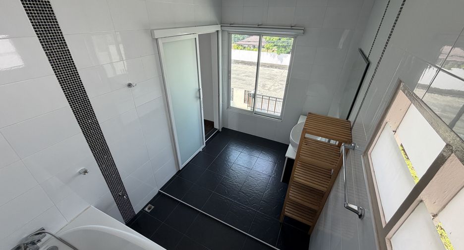 For sale and for rent 3 bedrooms house in San Sai, Chiang Mai