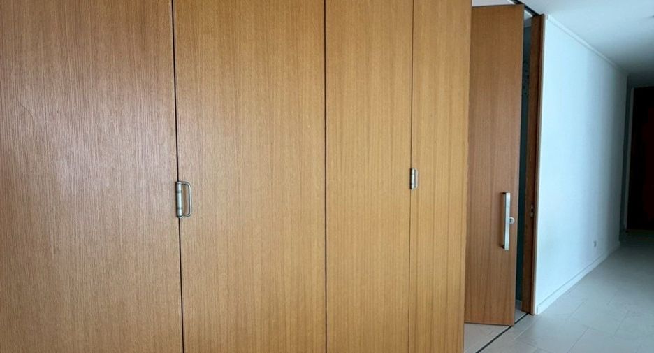 For rent 4 bedrooms condo in Bang Lamung, Chonburi