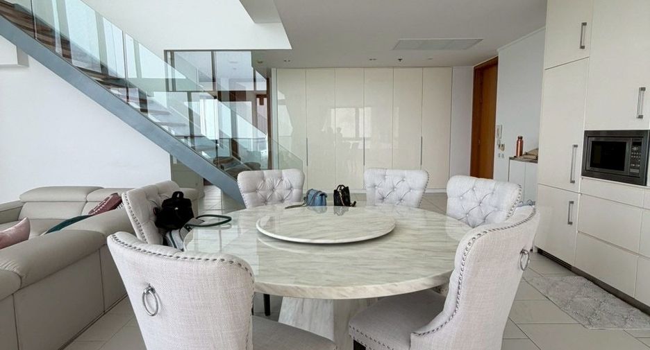 For rent 4 bedrooms condo in Bang Lamung, Chonburi