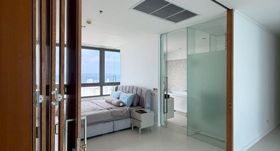 For rent 4 bedrooms condo in Bang Lamung, Chonburi