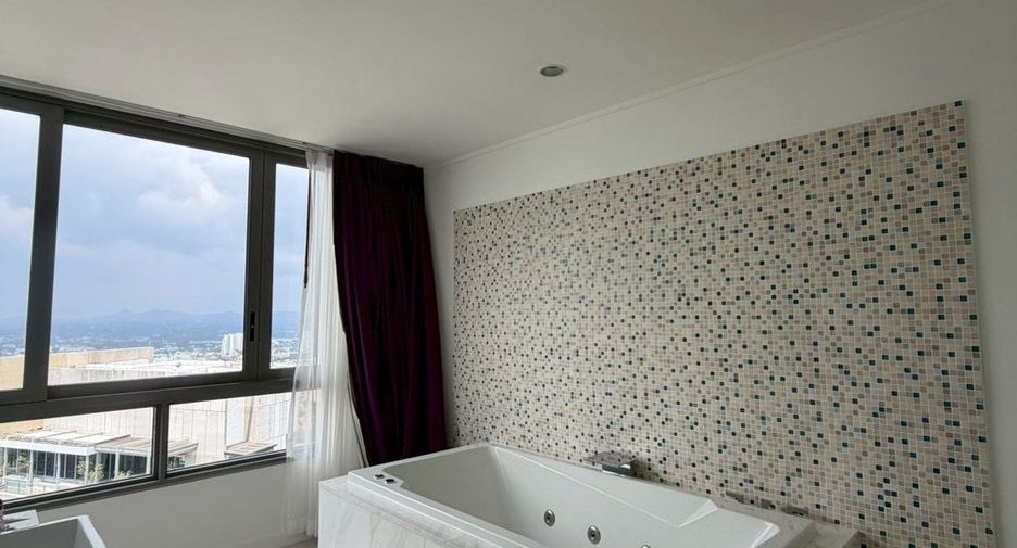 For rent 4 bedrooms condo in Bang Lamung, Chonburi