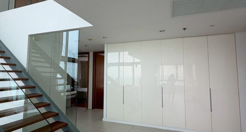For rent 4 bedrooms condo in Bang Lamung, Chonburi