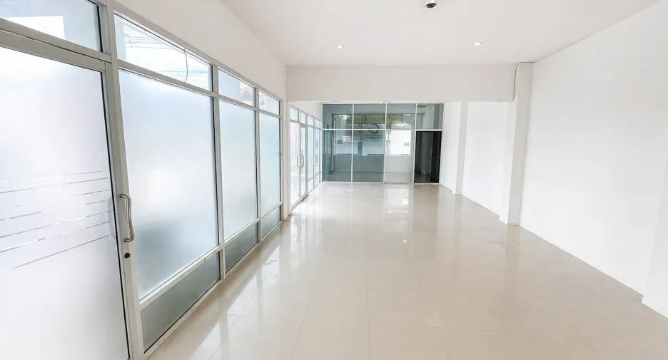 For rent 3 bedrooms retail Space in Ko Samui, Surat Thani