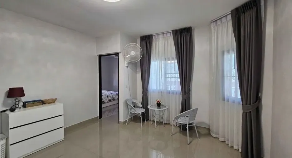 出租 4 卧室 独立屋 在 Bang Lamung, Chon Buri