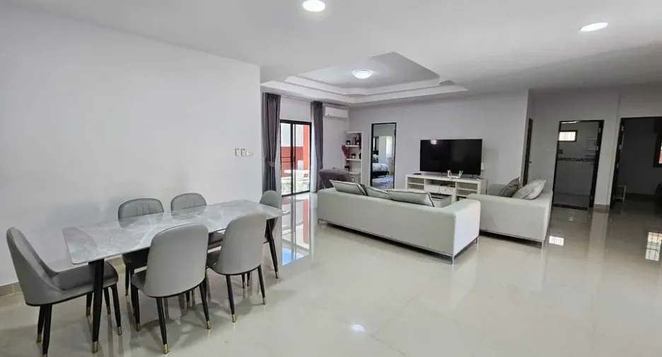 出租 4 卧室 独立屋 在 Bang Lamung, Chon Buri